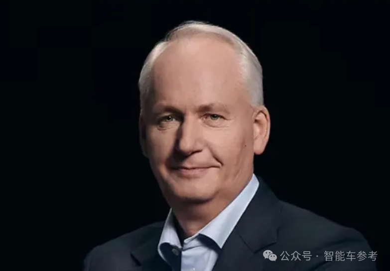 奔驰交出冰点年报！销量价格利润股价都在跌，产品竞争力太差，品牌躺赢的日子结束了