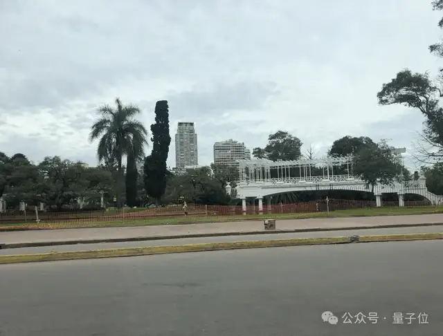 o3猜照片位置深度思考6分48秒，范围精确到“这么近那么美”