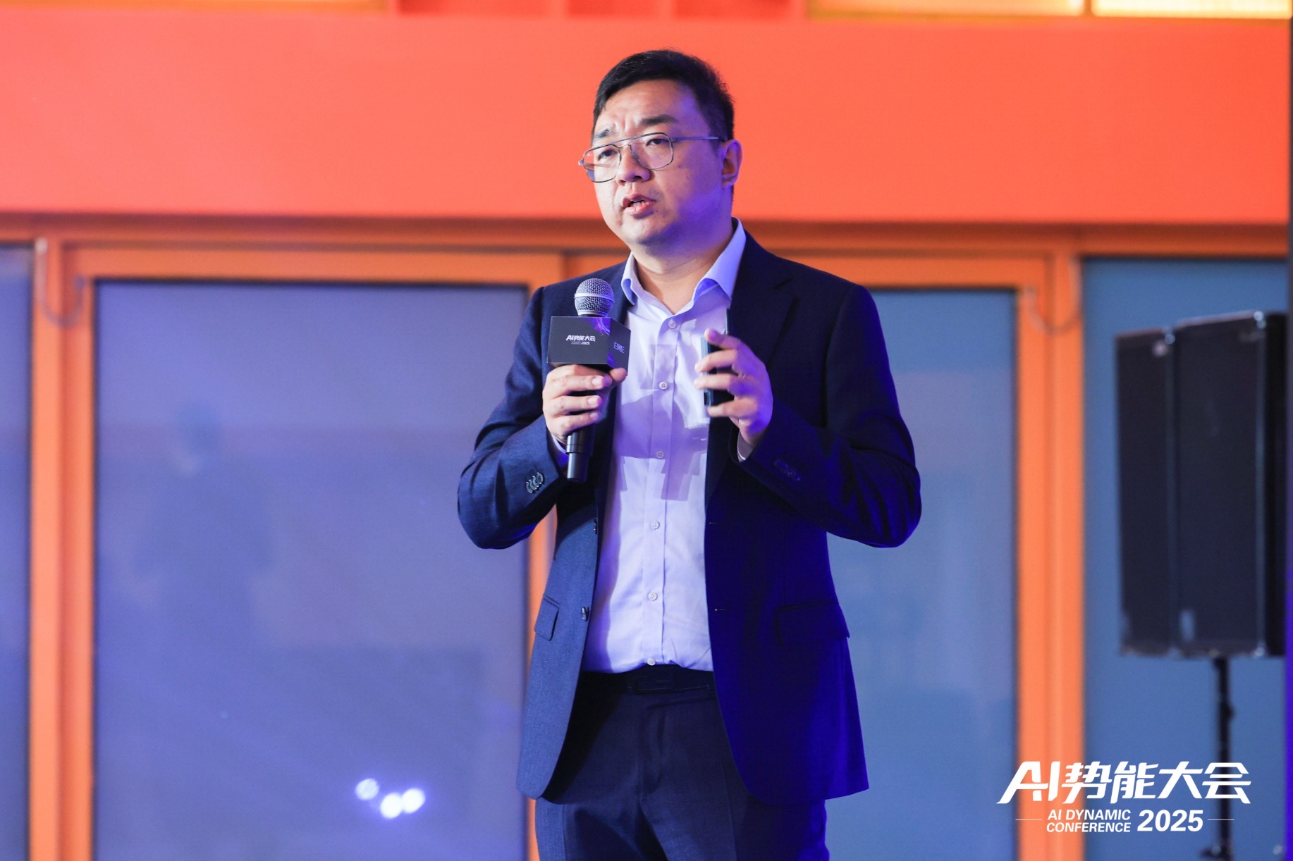 AI应用突围，中小企业的新周期已至