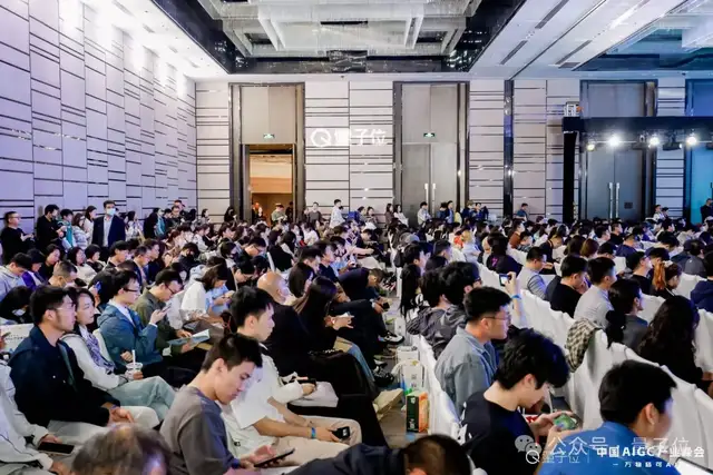 DeepSeek引爆「万物皆可AI」时代，20余位大咖分析行业痛点，万字梳理干货在此