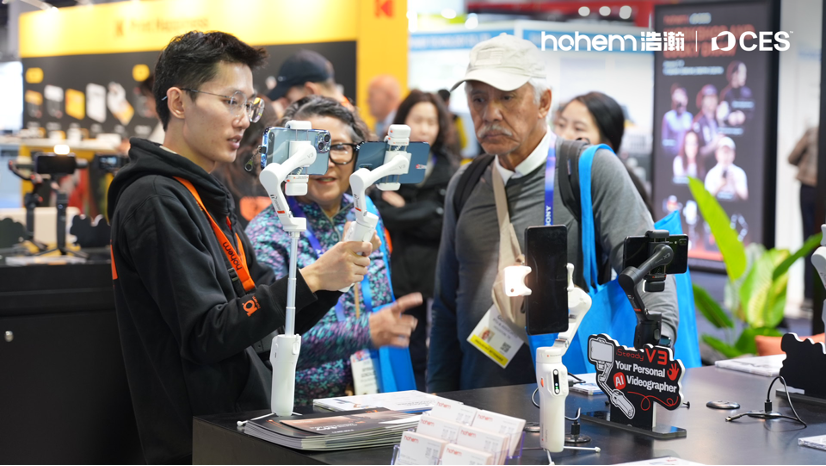 CES2025首日现场：hohem浩瀚全系列AI稳定器惊艳亮相，海外人气火爆